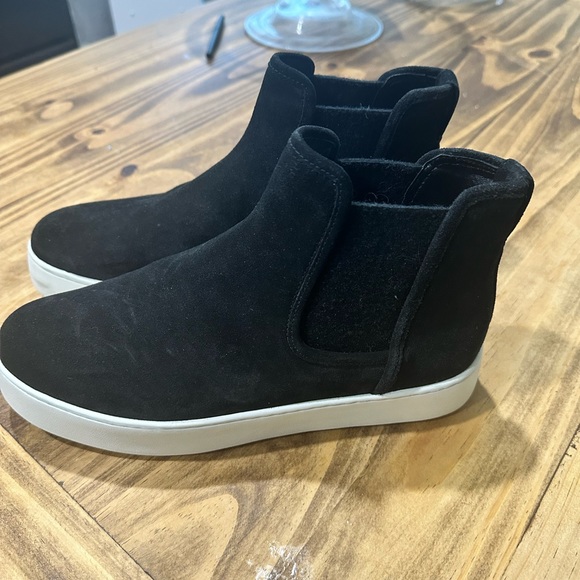 Vince size 8 booties - Picture 4 of 5